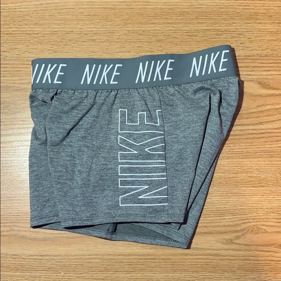 Nike Girls’ Dry Short - Picture 3 of 4